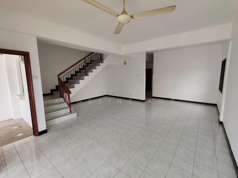 Rumah Teres 2-Tingkat untuk Disewa di Shah Alam (Selangor) - ANGELINE ANG - Living Room - PropertyGuru.com.my