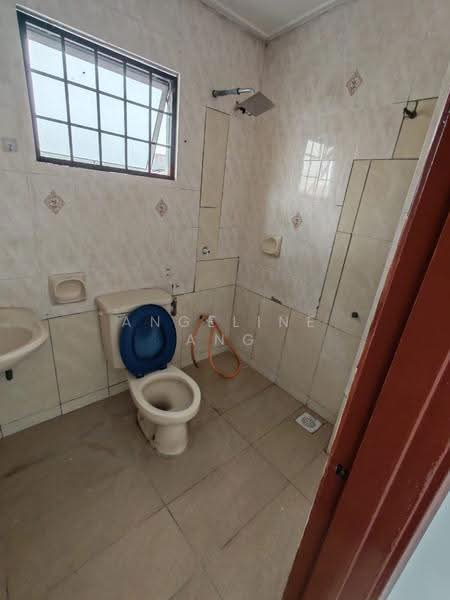 Rumah Teres 2-Tingkat untuk Disewa di Shah Alam (Selangor) - ANGELINE ANG - Bathroom - PropertyGuru.com.my