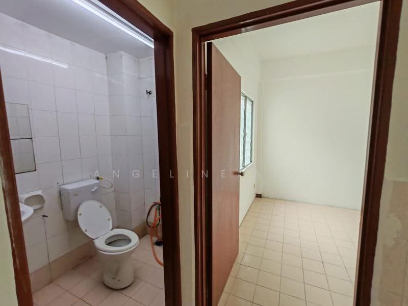 Rumah Teres 2-Tingkat untuk Disewa di Shah Alam (Selangor) - ANGELINE ANG - Bathroom - PropertyGuru.com.my