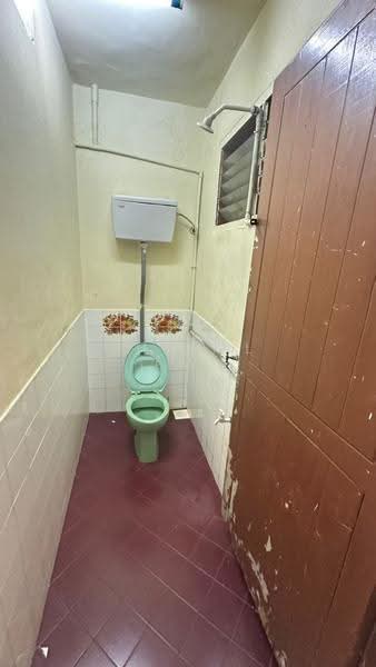Rumah Teres 1.5-Tingkat untuk Dijual di Taman Lian Seng (Kluang) - Shanel Tee - Bathroom - PropertyGuru.com.my