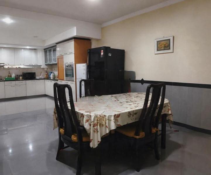Semi-Detached House for Sale in Island Glades (Jelutong) - Eric Boh - Kitchen - PropertyGuru.com.my