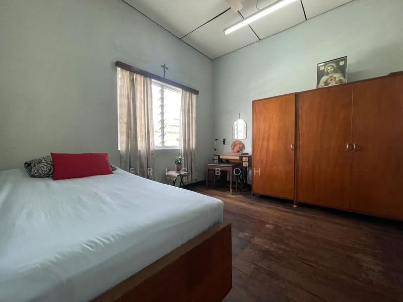Semi-Detached House for Sale in Island Glades (Jelutong) - Eric Boh - Bedroom - PropertyGuru.com.my