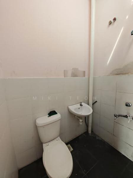 2-storey Terraced House for Sale in Senai (Johor) - Miki Teoh - Bathroom - PropertyGuru.com.my