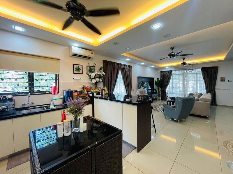 3-storey Terraced House for Sale in Setia Utama (Setia Alam) - Ashraff Daniel - Kitchen - PropertyGuru.com.my