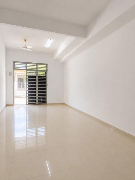 Rumah Teres 2-Tingkat untuk Dijual di Taman Betik Indah (Bukit Mertajam) - Shirley Ong - Living Room - PropertyGuru.com.my