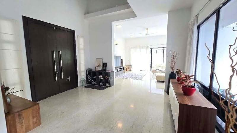 Bungalow House untuk Disewa di East Ledang (Iskandar Puteri (Nusajaya)) - Heston Lai - Entrance - PropertyGuru.com.my