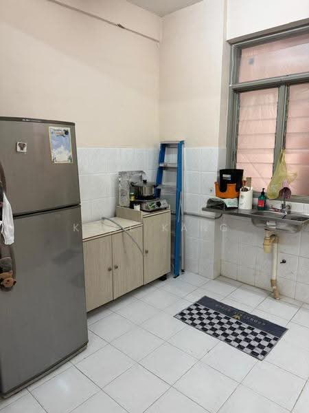 Pangsapuri untuk Disewa di Kingfisher Series - Kaze Kang - Kitchen - PropertyGuru.com.my