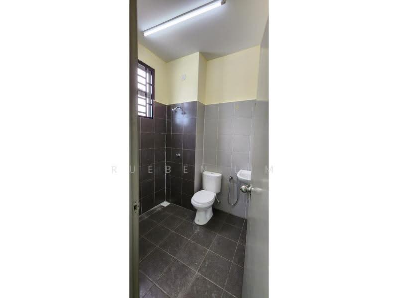 2-storey Terraced House for Sale in Kota Tinggi (Johor) - Rueben Lim - Bathroom - PropertyGuru.com.my