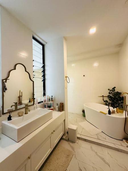 Semi-Detached House for Sale in Taman Villa Perdana (Kajang) - Masnizah Arifin - Bathroom - PropertyGuru.com.my