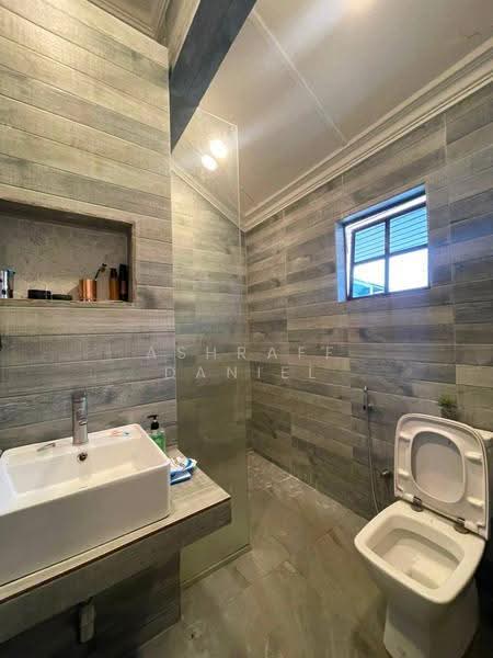 Rumah Teres 2-Tingkat untuk Dijual di SS19 (Subang Jaya) - Ashraff Daniel - Bathroom - PropertyGuru.com.my
