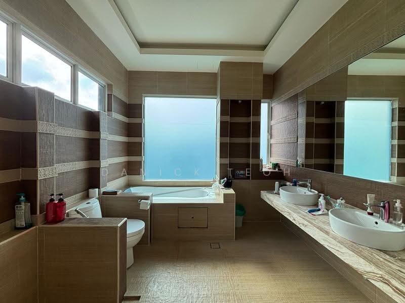 Bungalow House untuk Dijual di Batu Ferringhi (Penang) - Danick Teoh - Bathroom - PropertyGuru.com.my