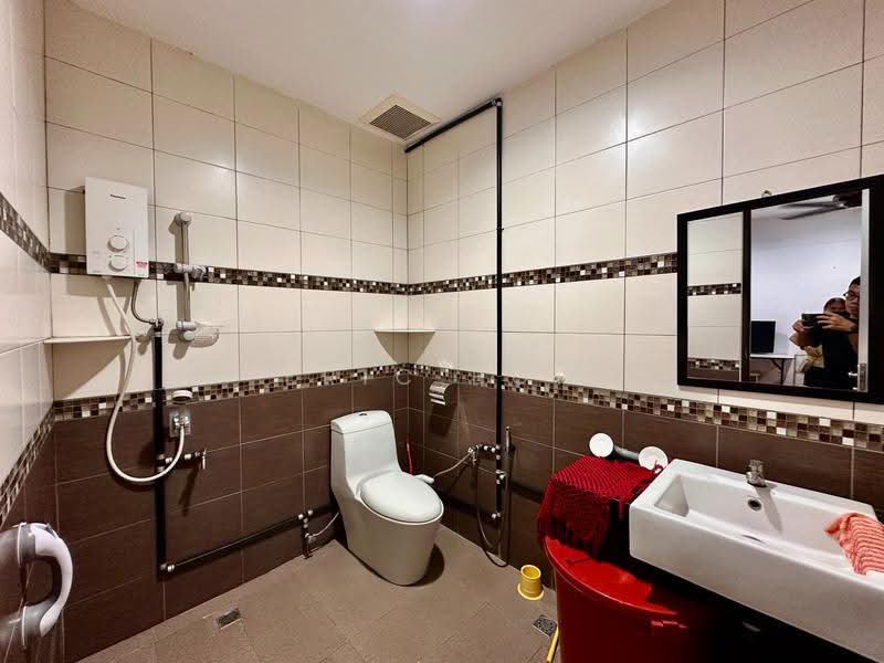 2-storey Terraced House for Sale in Island Glades (Jelutong) - Eric Boh - Bathroom - PropertyGuru.com.my