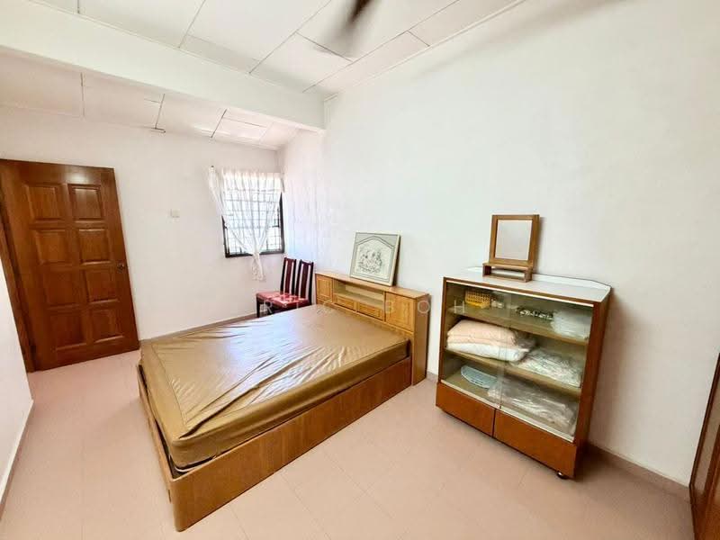 2-storey Terraced House for Sale in Island Glades (Jelutong) - Eric Boh - Bedroom - PropertyGuru.com.my