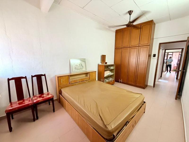2-storey Terraced House for Sale in Island Glades (Jelutong) - Eric Boh - Bedroom - PropertyGuru.com.my