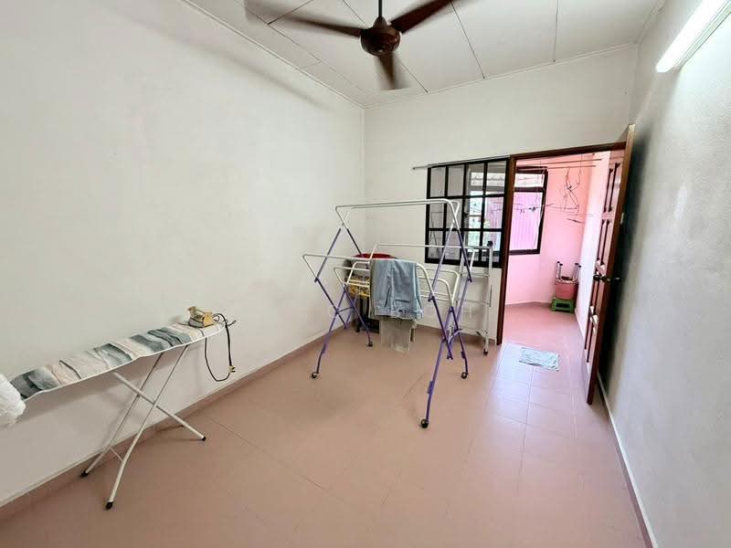 2-storey Terraced House for Sale in Island Glades (Jelutong) - Eric Boh - Interior - PropertyGuru.com.my
