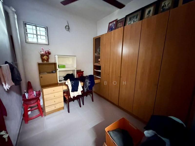 2-storey Terraced House for Sale in Island Glades (Jelutong) - Eric Boh - Bedroom - PropertyGuru.com.my