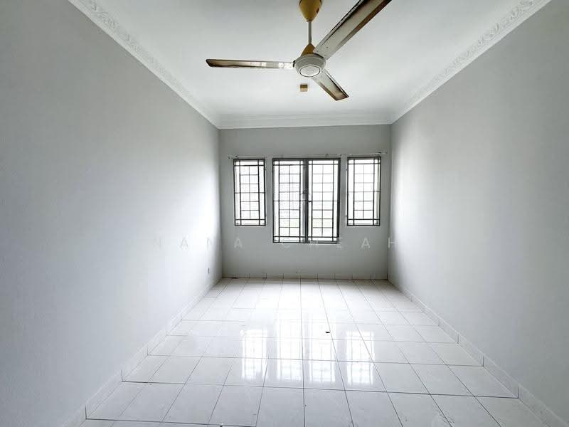 Apartment for Sale at Kenanga Apartments - Nana Cheah - Living Room - PropertyGuru.com.my