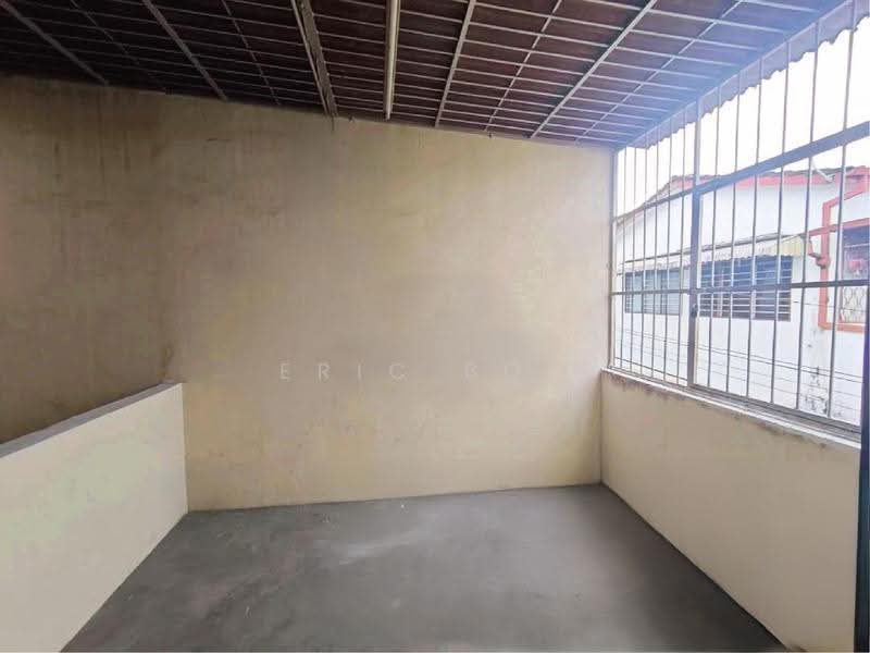 2-storey Terraced House for Sale in Island Glades (Jelutong) - Eric Boh - Balcony - PropertyGuru.com.my