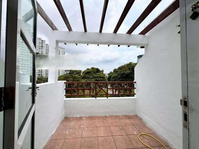3-storey Terraced House for Sale in Jelutong (Penang) - Chris Teoh - Balcony - PropertyGuru.com.my