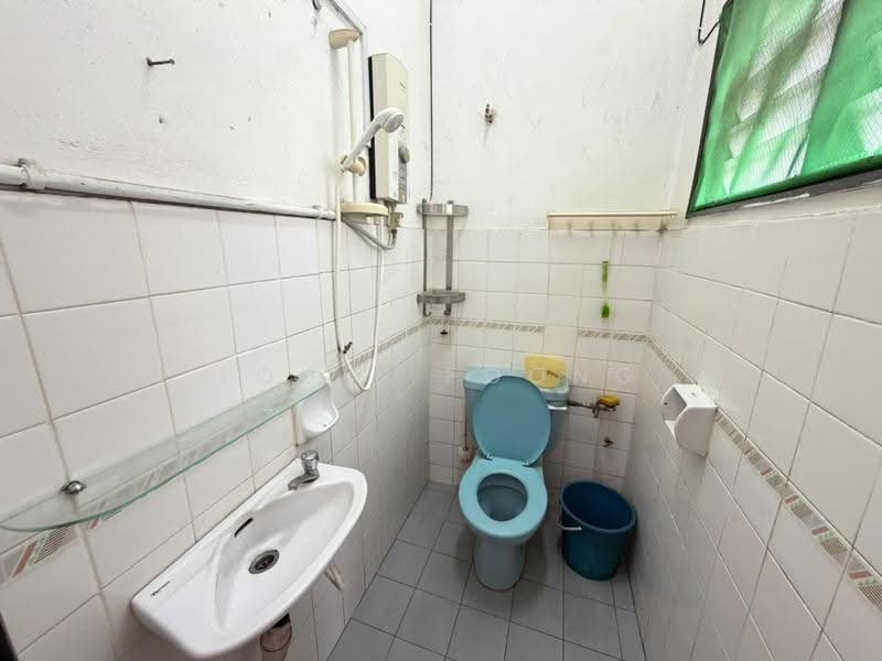 Rumah Teres 2-Tingkat untuk Dijual di Rawang Perdana (Rawang) - Louis Foong - Bathroom - PropertyGuru.com.my