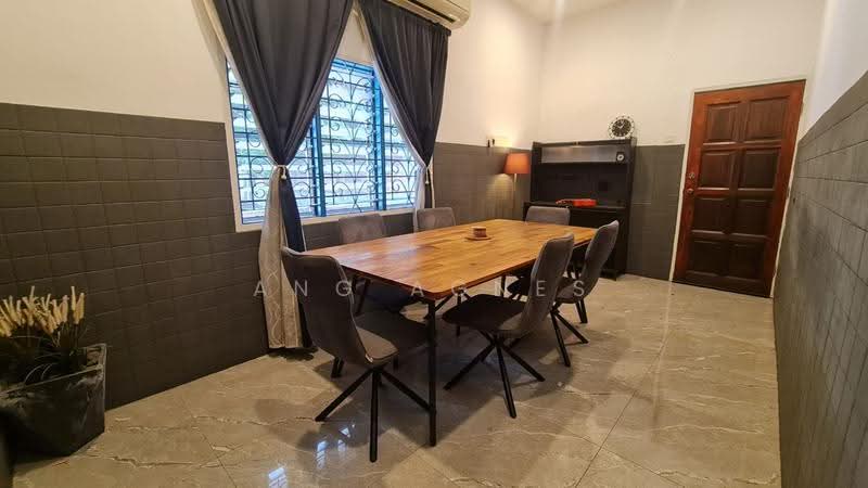 Link Bungalow for Sale in Taman Melawis (Klang) - Ang Agnes - Dining Room - PropertyGuru.com.my