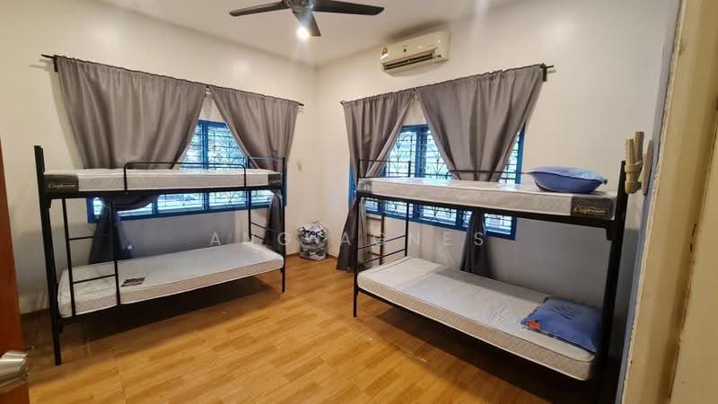 Link Bungalow for Sale in Taman Melawis (Klang) - Ang Agnes - Bedroom - PropertyGuru.com.my