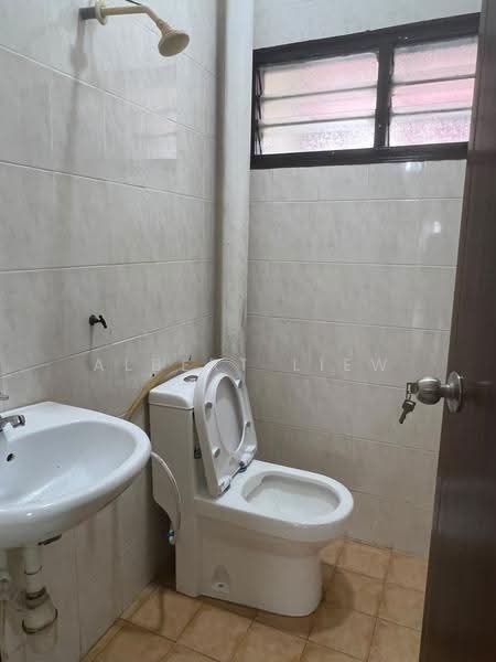 1-storey Terraced House for Sale in Perling (Johor) - Albert Liew - Bathroom - PropertyGuru.com.my
