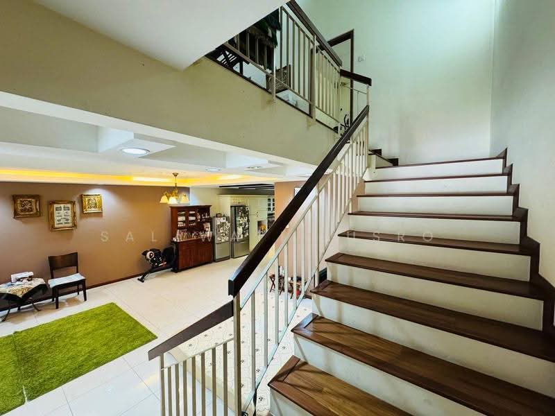 Rumah Teres 2-Tingkat untuk Dijual di Seksyen U9 (Shah Alam) - Salawati Busro - Living Room - PropertyGuru.com.my