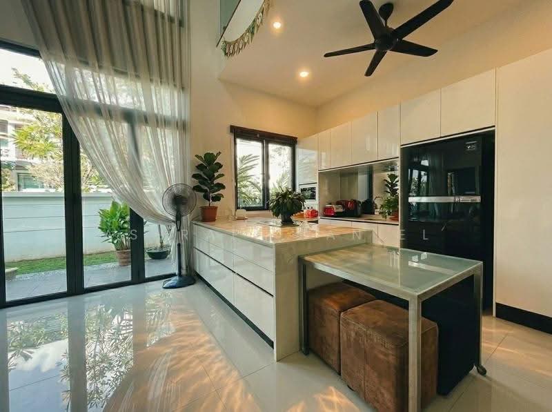 Bungalow House for Sale in Cyberjaya (Selangor) - Ashraff Daniel - Kitchen - PropertyGuru.com.my