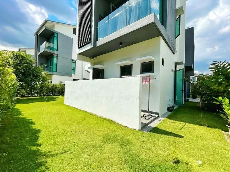 Bungalow House for Sale in Cyberjaya (Selangor) - Ashraff Daniel - Exterior - PropertyGuru.com.my
