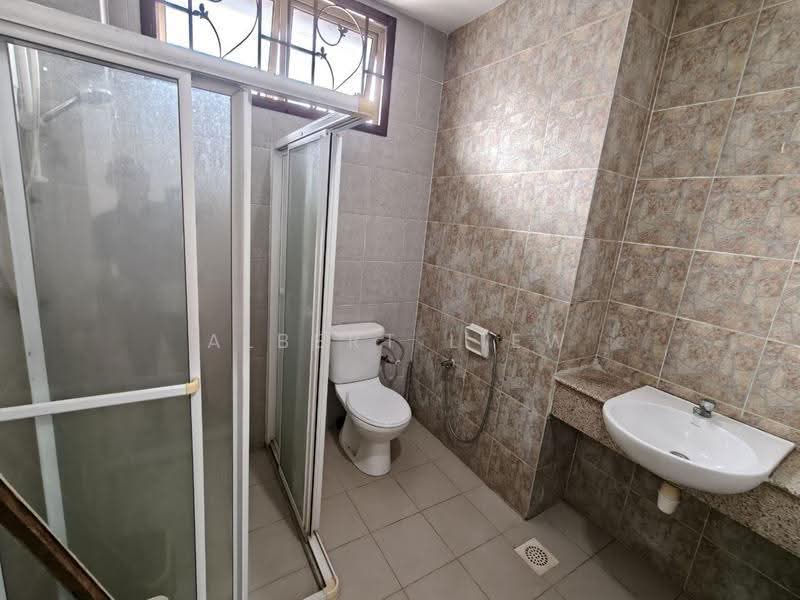 Rumah Berkembar untuk Dijual di Skudai (Johor) - Albert Liew - Bathroom - PropertyGuru.com.my