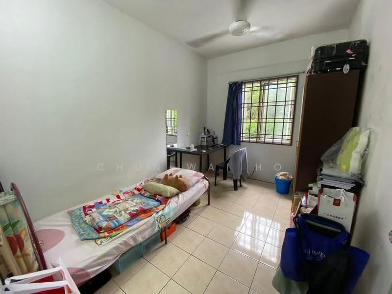 Kondominium untuk Disewa di Angkasa Condominiums - Chun Wai Ho - Bedroom - PropertyGuru.com.my