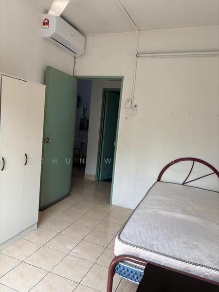 Kondominium untuk Disewa di Angkasa Condominiums - Chun Wai Ho - Bedroom - PropertyGuru.com.my