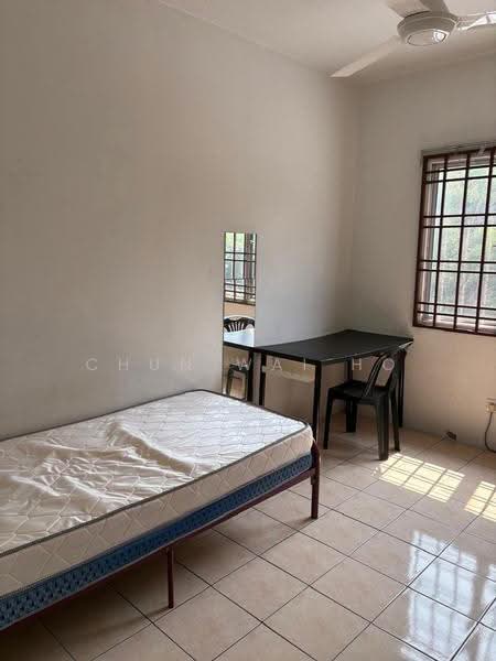 Kondominium untuk Disewa di Angkasa Condominiums - Chun Wai Ho - Bedroom - PropertyGuru.com.my