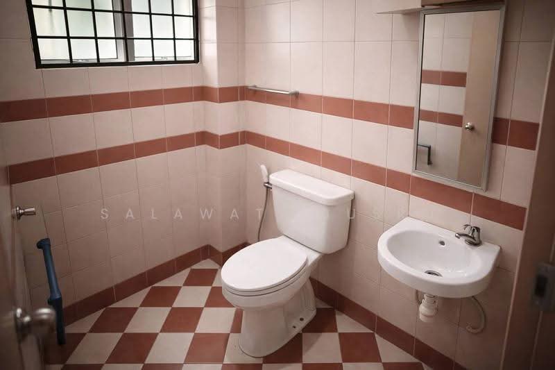 Terraced House for Sale in Shah Alam (Selangor) - Salawati Busro - Bathroom - PropertyGuru.com.my