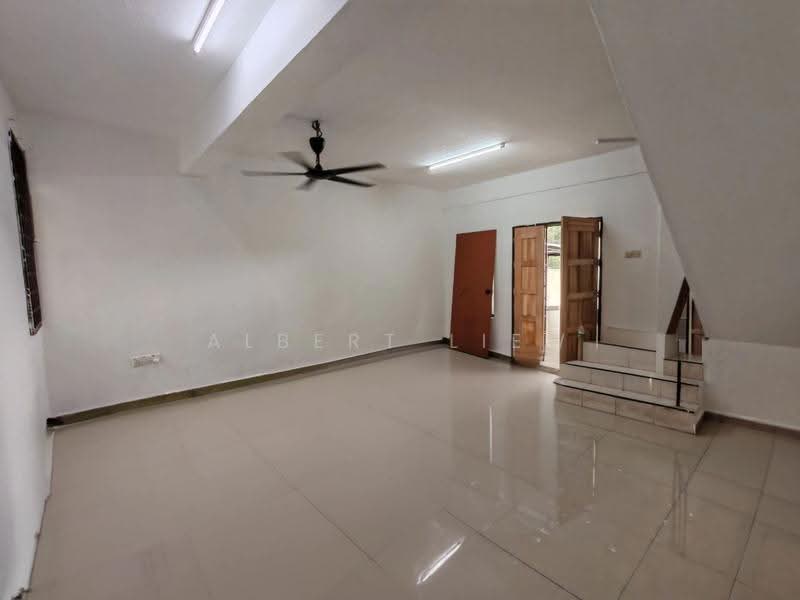 2-storey Terraced House for Sale in Kulai (Johor) - Albert Liew - Living Room - PropertyGuru.com.my