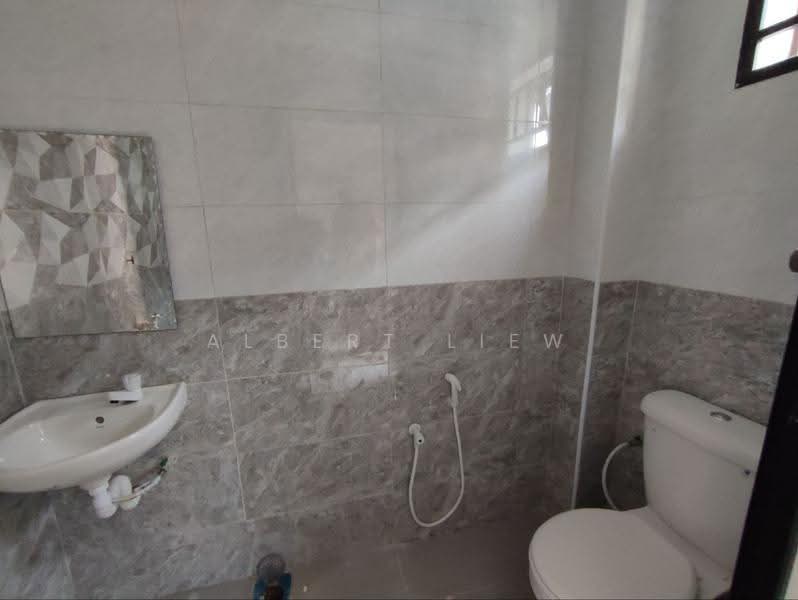 2-storey Terraced House for Sale in Kulai (Johor) - Albert Liew - Bathroom - PropertyGuru.com.my