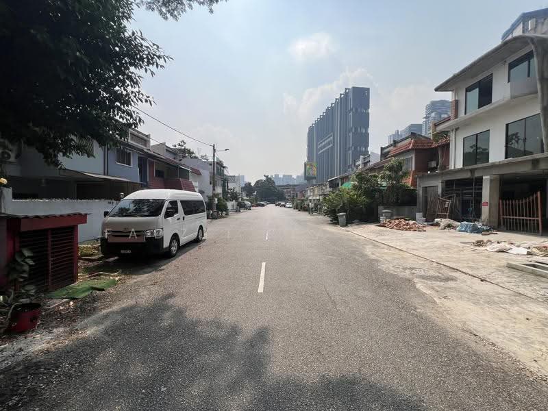 2-storey Terraced House for Sale in Ampang Hilir (Ampang) - Fadzli Realtor - Exterior - PropertyGuru.com.my