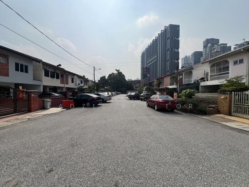 2-storey Terraced House for Sale in Ampang Hilir (Ampang) - Fadzli Realtor - Exterior - PropertyGuru.com.my
