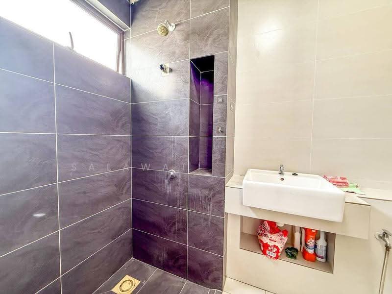 2-storey Terraced House for Sale in Eco Grandeur (Puncak Alam) - Salawati Busro - Bathroom - PropertyGuru.com.my