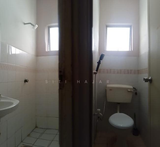 Apartment for Sale at Palma Puteri - Siti Hajar - Bathroom - PropertyGuru.com.my