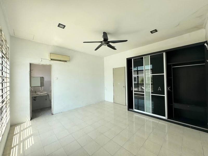 2-storey Terraced House for Sale in Sungai Buloh (Selangor) - Nur Adibah Ishak - PropertyGuru.com.my