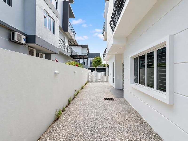 Semi-Detached House for Sale in Perdana Lakeview East (Cyberjaya) - Muhammad Ashraf . - Exterior - PropertyGuru.com.my