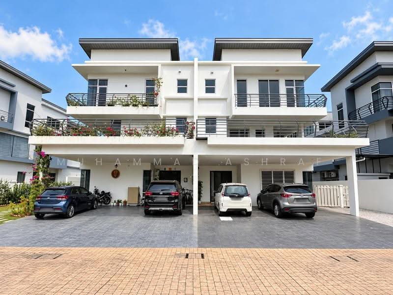 Semi-Detached House for Sale in Perdana Lakeview East (Cyberjaya) - Muhammad Ashraf . - Exterior - PropertyGuru.com.my