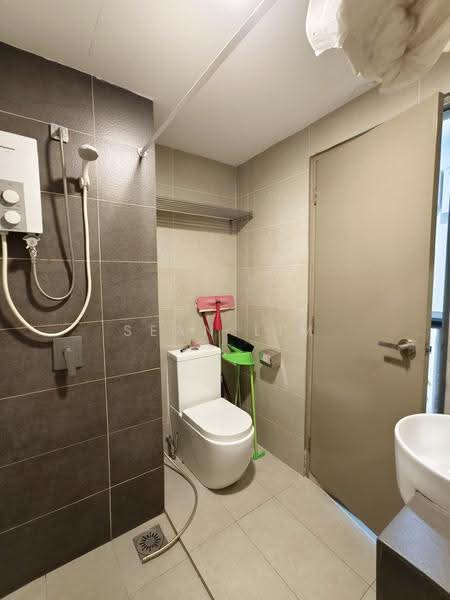 Service Residence for Sale at Pinnacle Petaling Jaya - Sean Lim - Bathroom - PropertyGuru.com.my