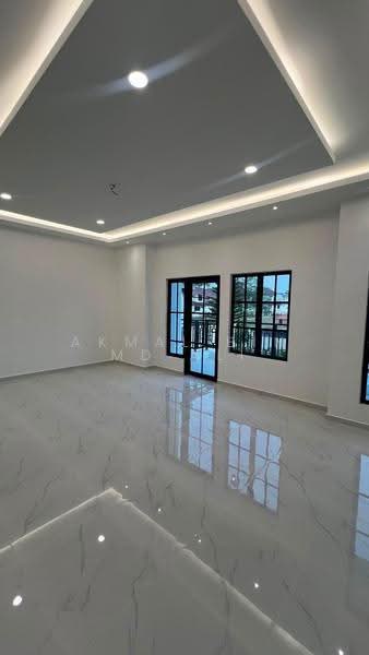Rumah Teres 2-Tingkat untuk Dijual di Taman Bukit Kempas (Tampoi) - Akmal Bin MD Ali - Living Room - PropertyGuru.com.my