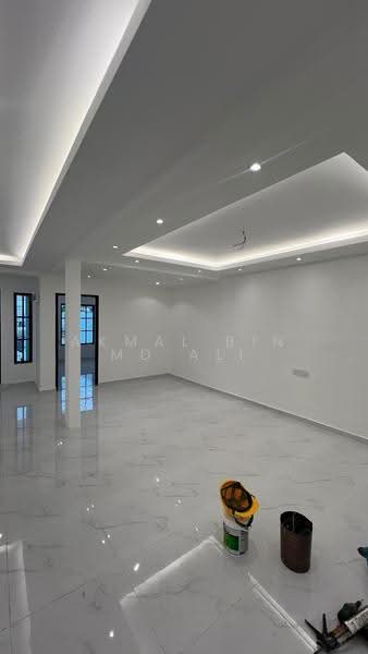 Rumah Teres 2-Tingkat untuk Dijual di Taman Bukit Kempas (Tampoi) - Akmal Bin MD Ali - Living Room - PropertyGuru.com.my