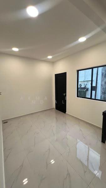 Rumah Teres 2-Tingkat untuk Dijual di Taman Bukit Kempas (Tampoi) - Akmal Bin MD Ali - Interior - PropertyGuru.com.my