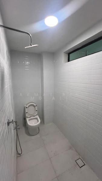 Rumah Teres 2-Tingkat untuk Dijual di Taman Bukit Kempas (Tampoi) - Akmal Bin MD Ali - Bathroom - PropertyGuru.com.my