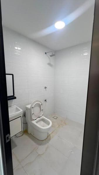 Rumah Teres 2-Tingkat untuk Dijual di Taman Bukit Kempas (Tampoi) - Akmal Bin MD Ali - Bathroom - PropertyGuru.com.my